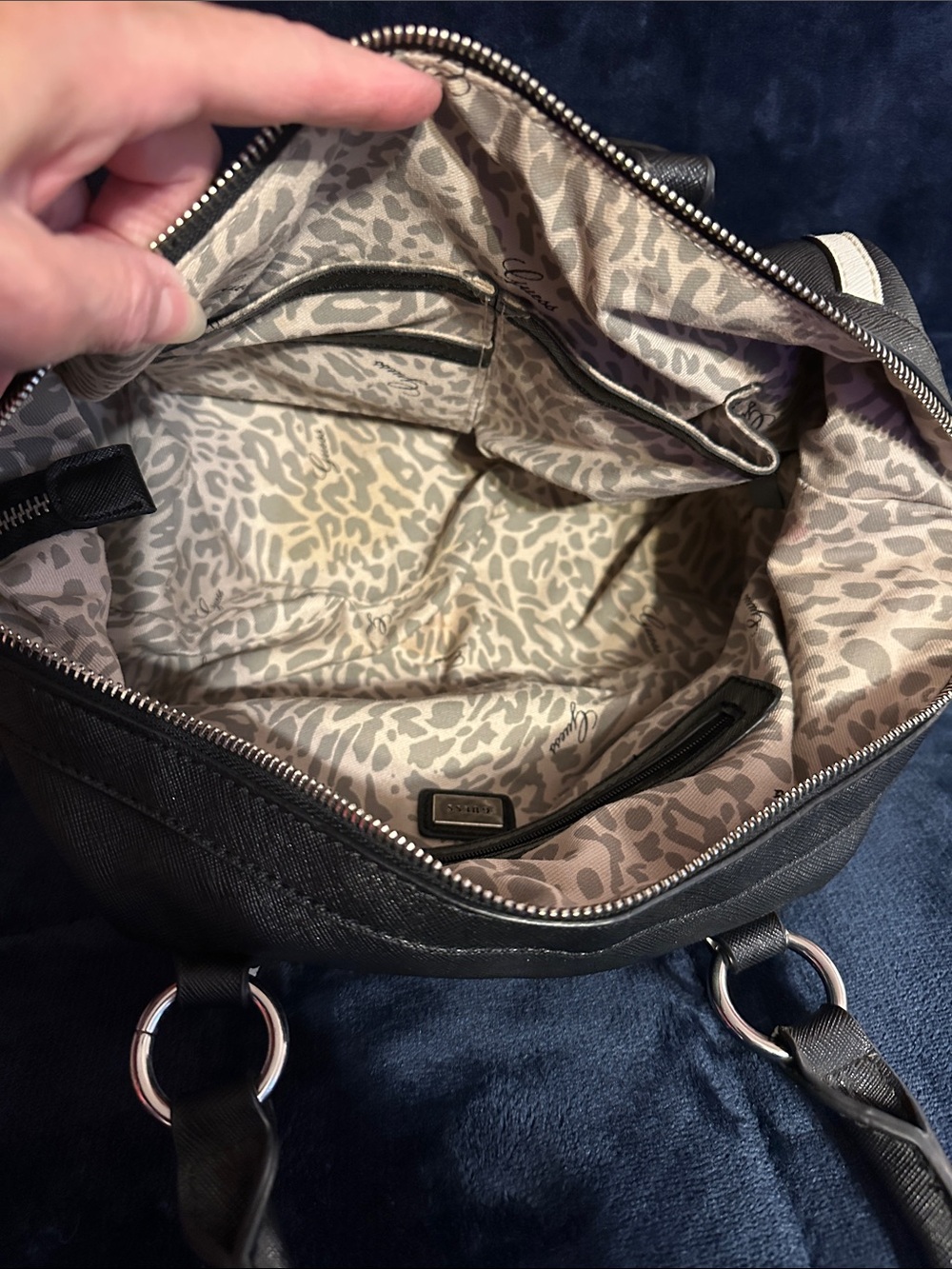 Women’s 3 Bag Bundle: Guess, Dana Buchanan & Chaps - Picture 5 of 16